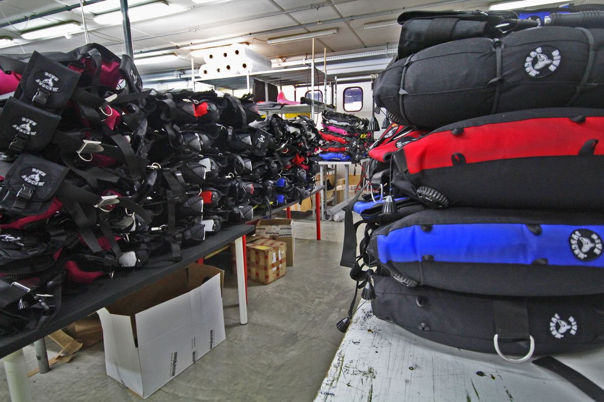 DiveSystem Company: BCDs production
