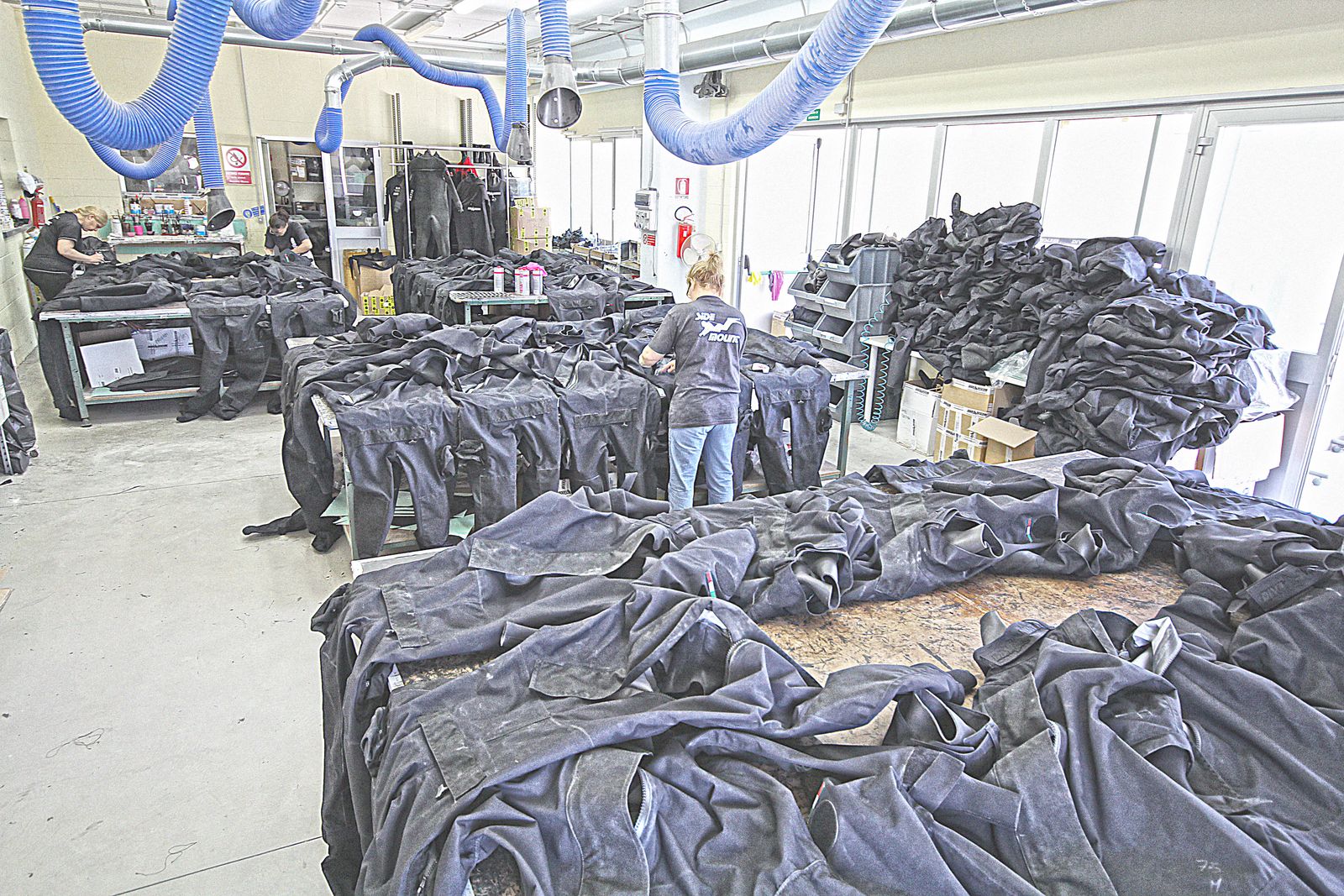 DiveSystem Company: dry suits department