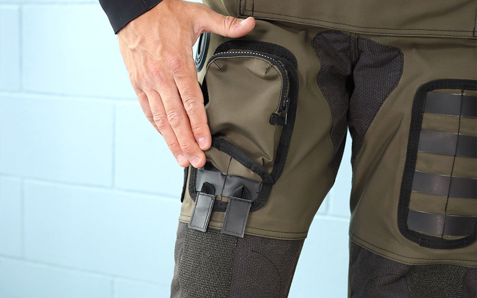 DiveSystem MilPro MOLLE accessories and valves, in use