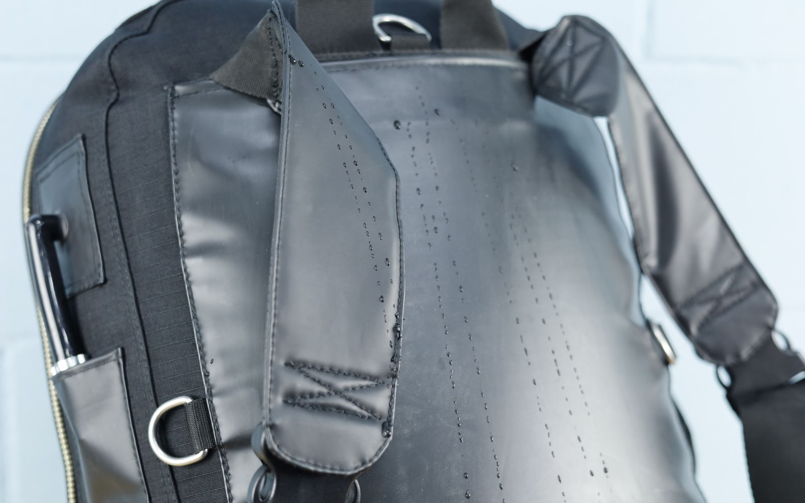 DiveSystem MilPro LEGIO dry backpack + BCS, Shoulder straps and back panel coated in water-repellent polyurethane