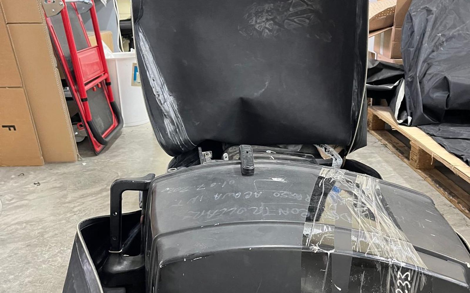 DiveSystem MilPro Dry bag for outboard motors, in use