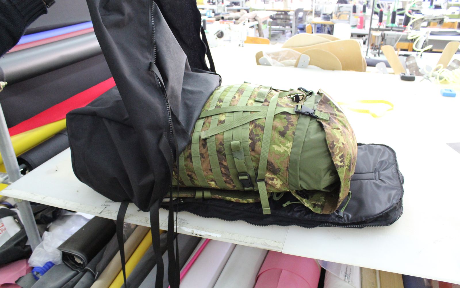 DiveSystem MilPro Transport dry bag, in use